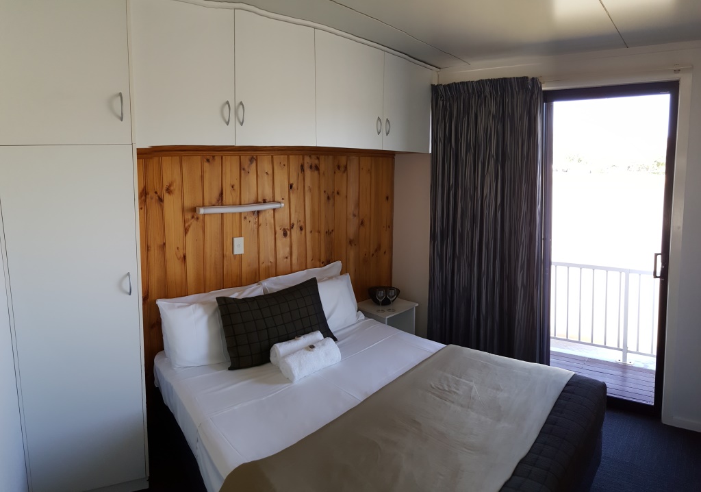 Riverland Houseboats Kingston on Murray Hire Houseboat