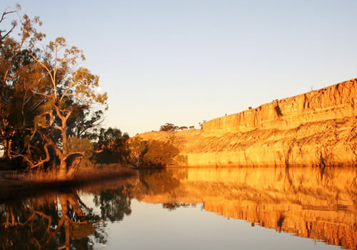 Cliffs River Murray