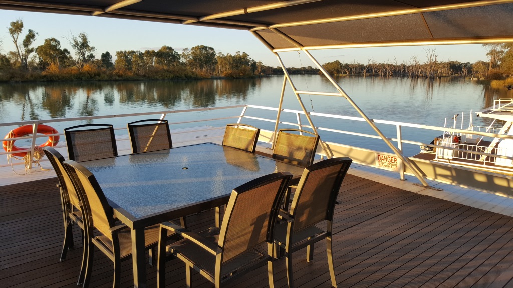 Riverland Houseboats Kingston on Murray Hire Houseboat