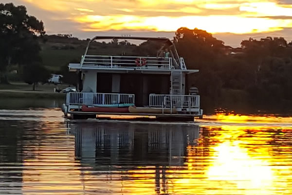 Kingston on Murray Houseboat Hire